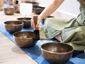 Singing Bowl and Gong Resonance